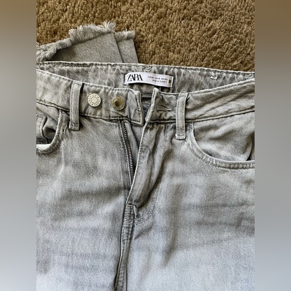 Zara HIGH RISE Z1975 STRAIGHT LEG JEANS - Picture 3 of 3